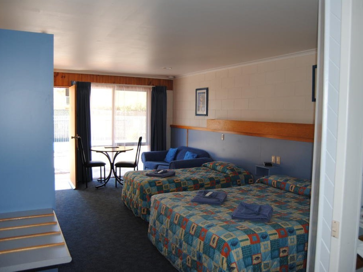 Cunningham Shore Motel