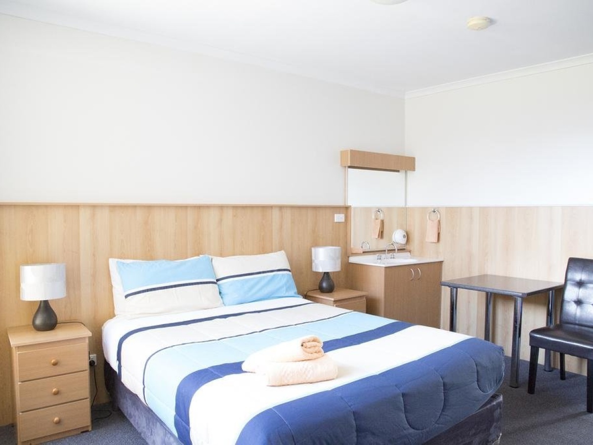 Bamboo Motor Inn