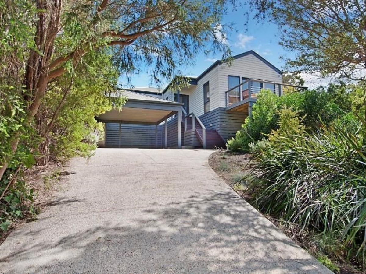 BECKET BEACH HOUSE