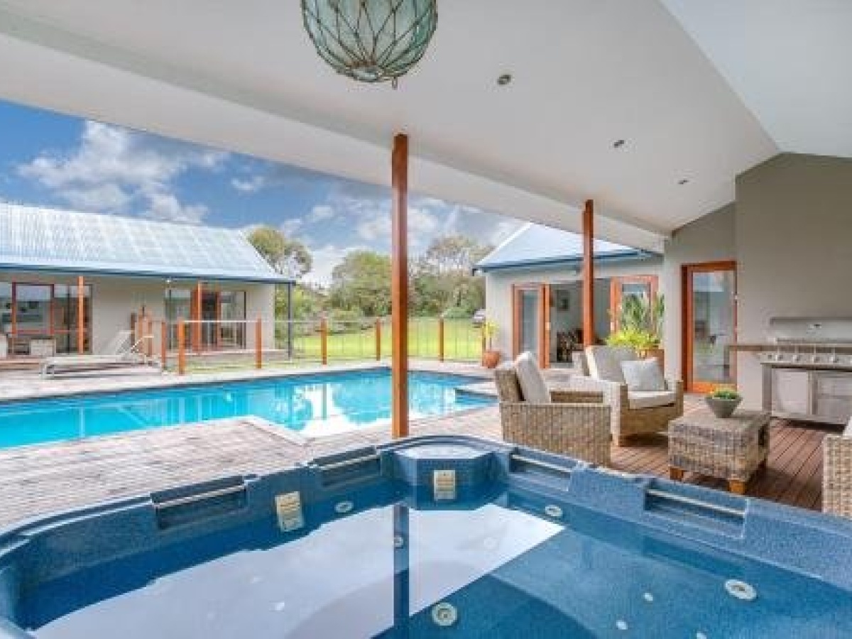 Pool Haven on Leah