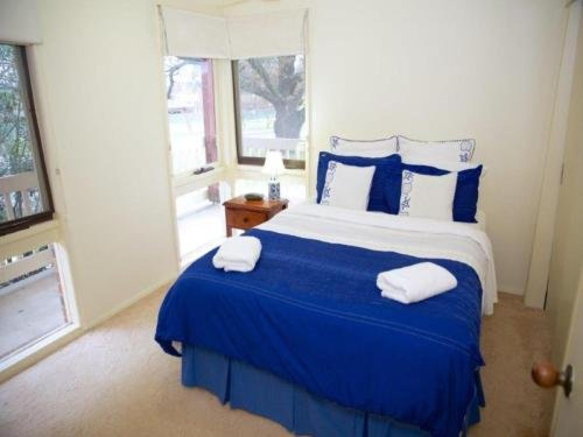 Race Course Apartments, Yarra Glen