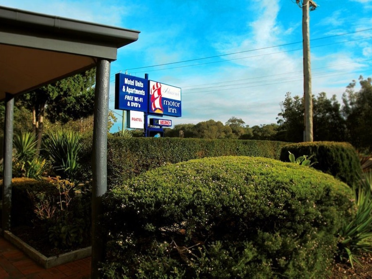 Admiral Motor Inn