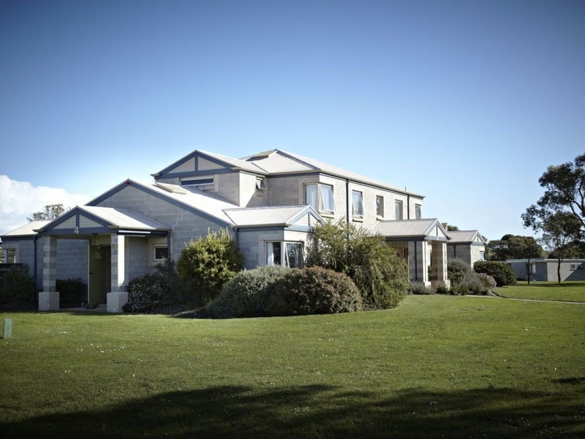 Deakin Residential Services, Box Hill South