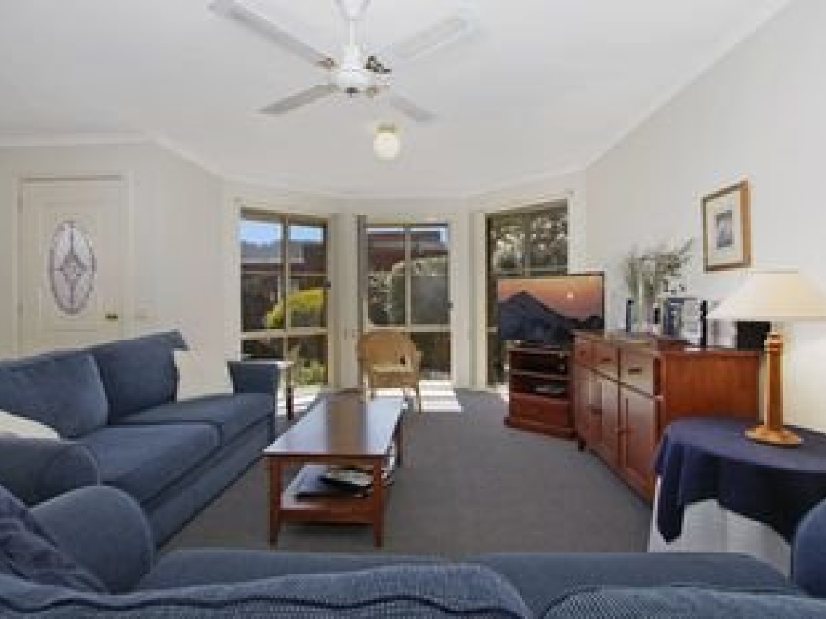 Bright and Sunny Studio Apartment