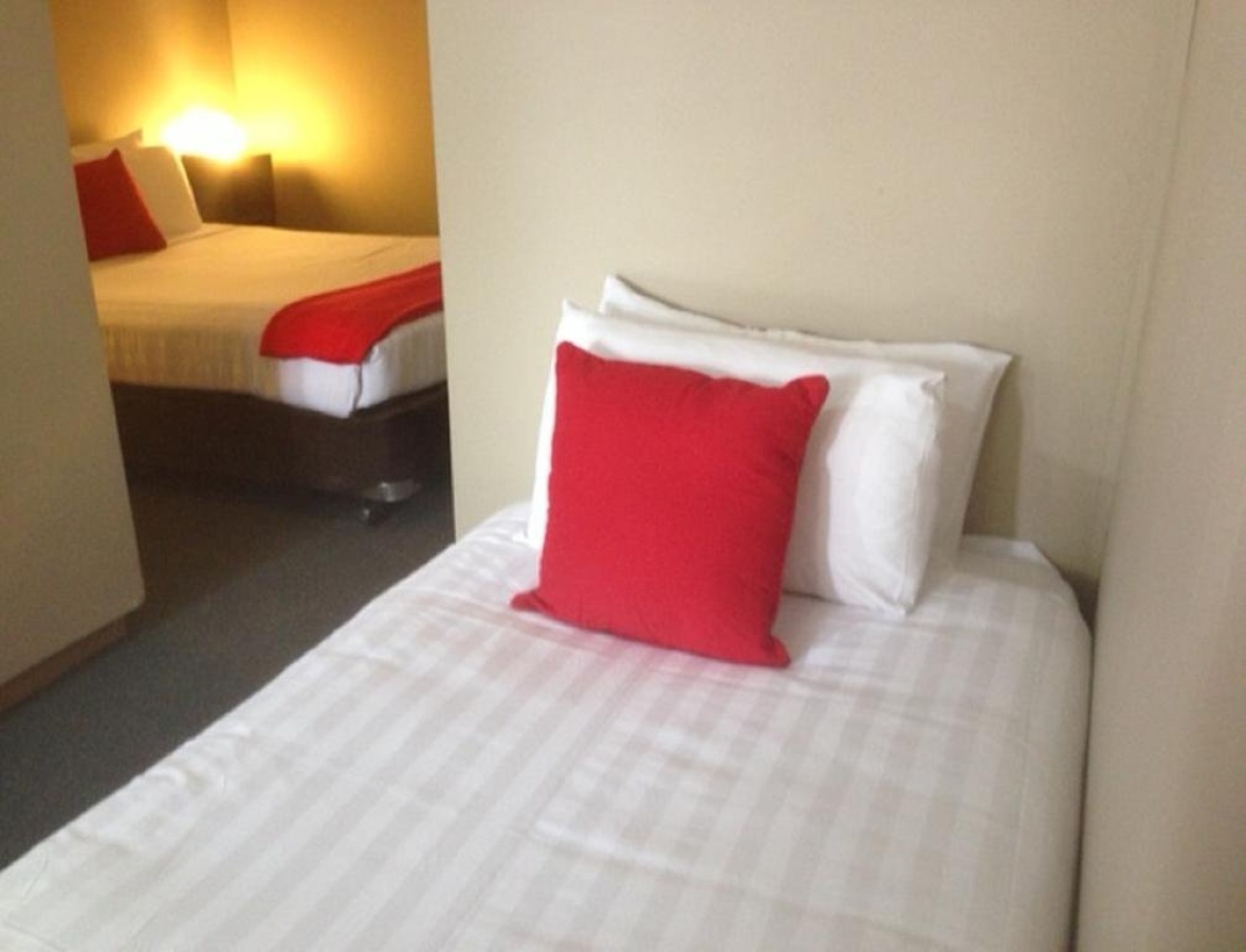 Smerdon Lodge Motel