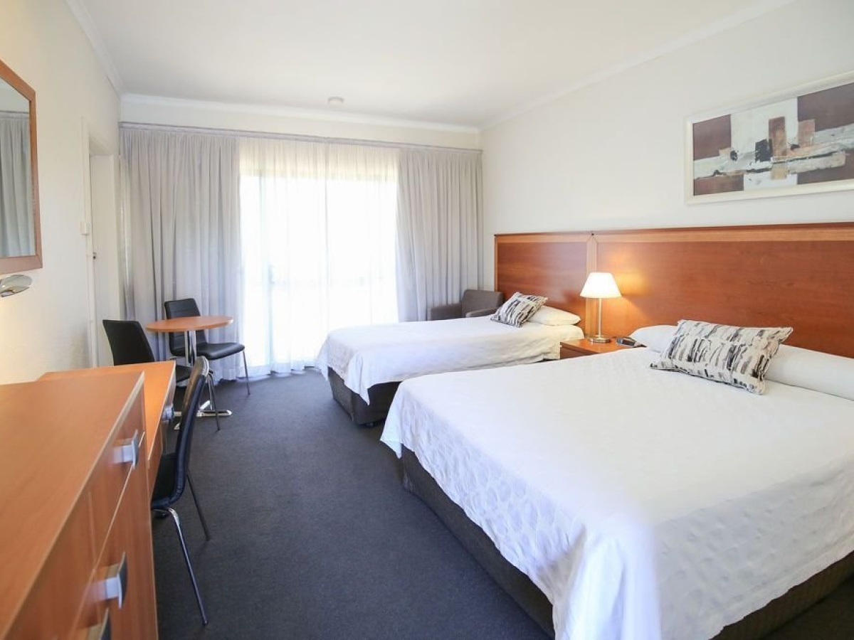 Comfort Inn Deakin Palms