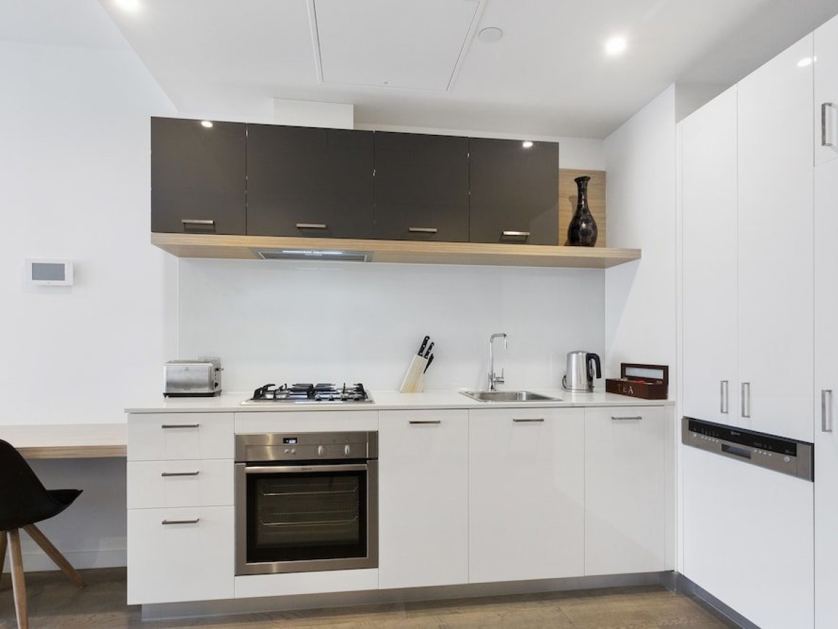 Sandy Hill Apartments by Ready Set Host