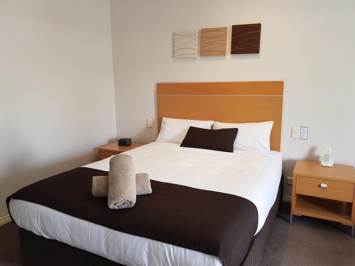 Golden Reef Motor Inn