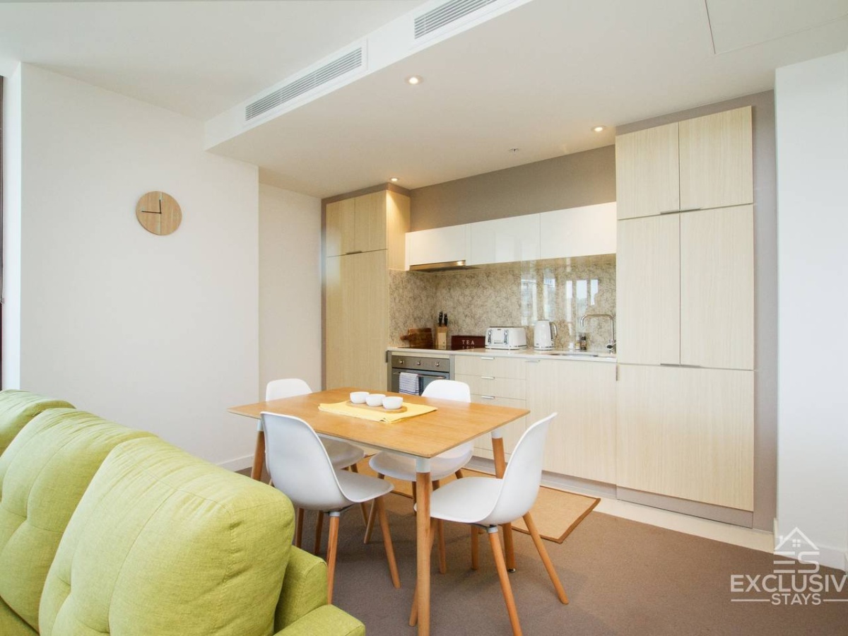 EXCLUSIVE OCEAN VIEW PENTHOUSE ON MARINE PARADE