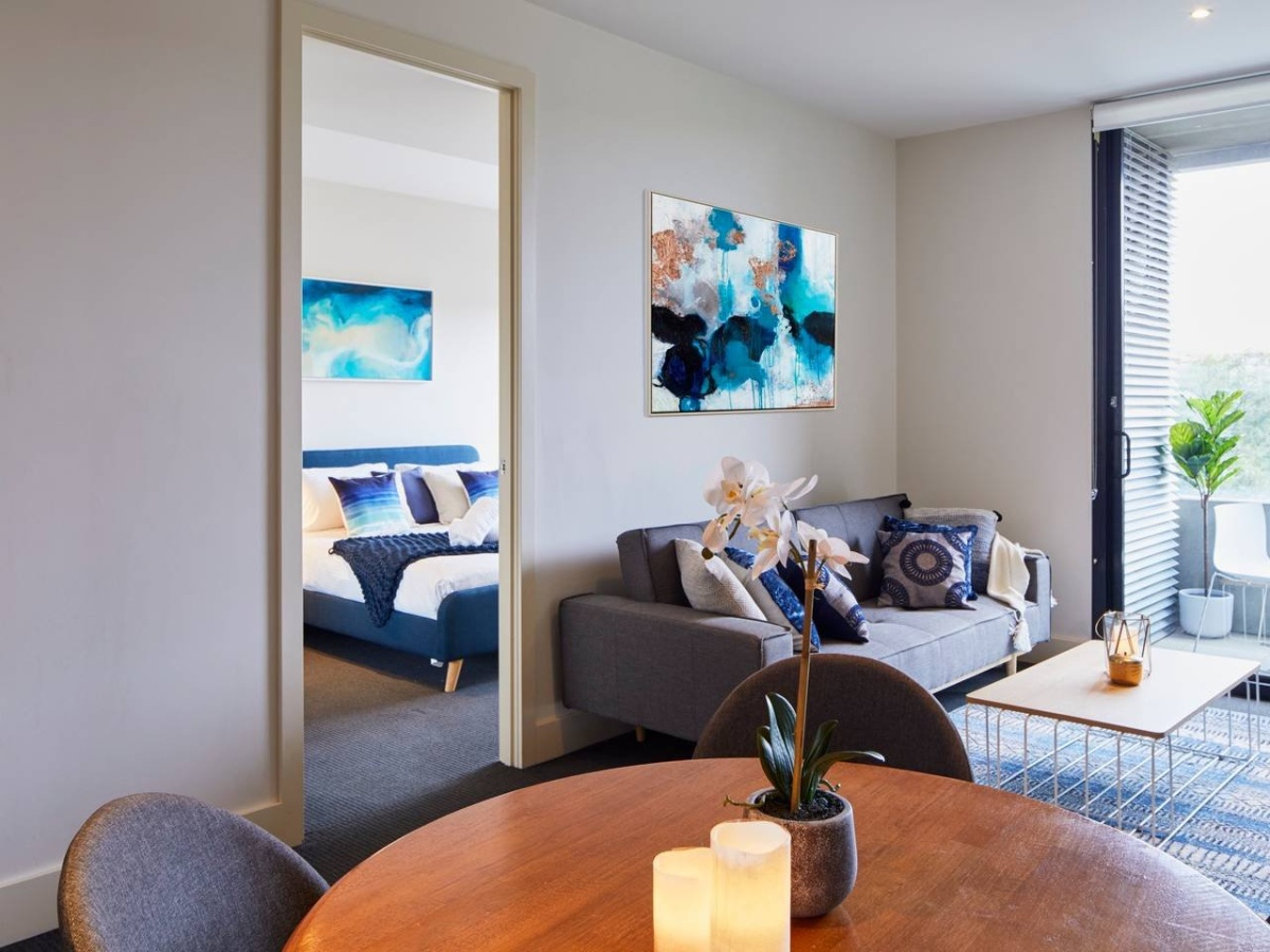 Apt Walking Distance to MCG & Epworth Hospital
