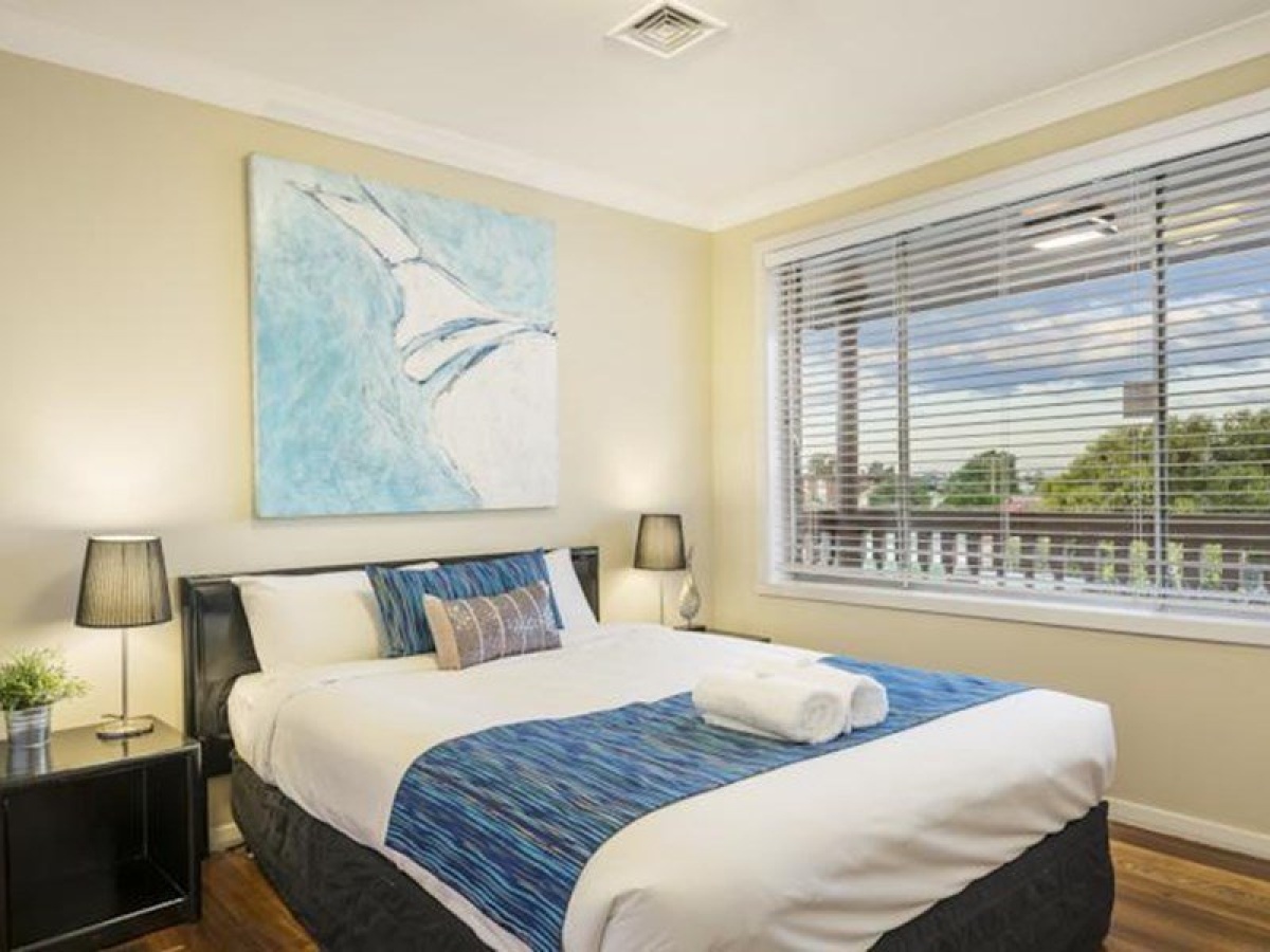 BELGRAVIA HOLIDAY HOUSE