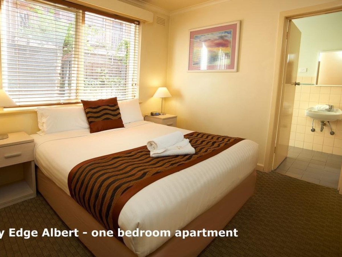 City Edge East Melbourne Apartment Hotel
