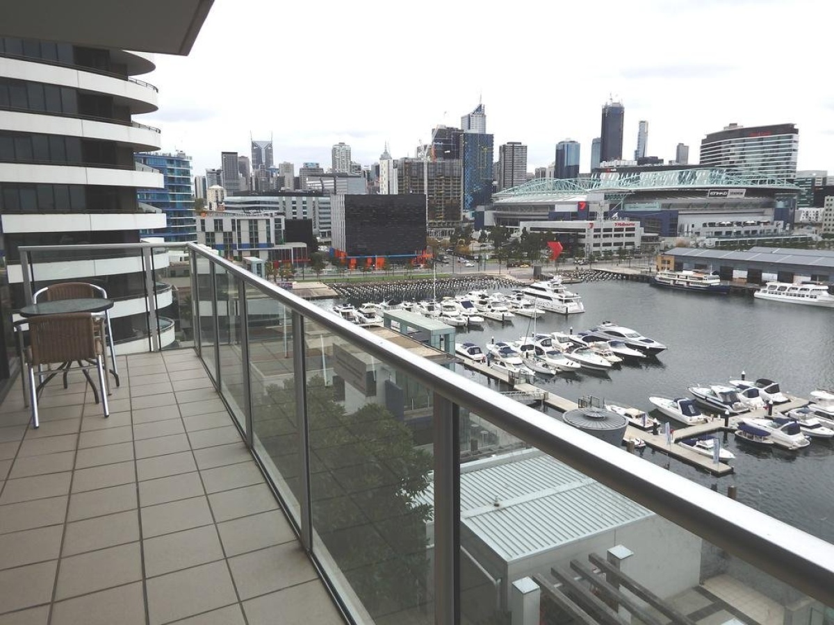 AKOM AT Docklands