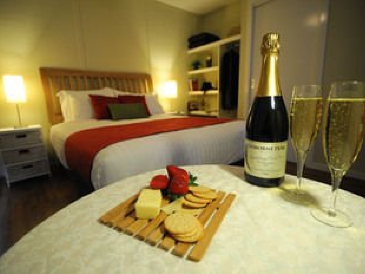 Gisborne Peak Winery Cottages