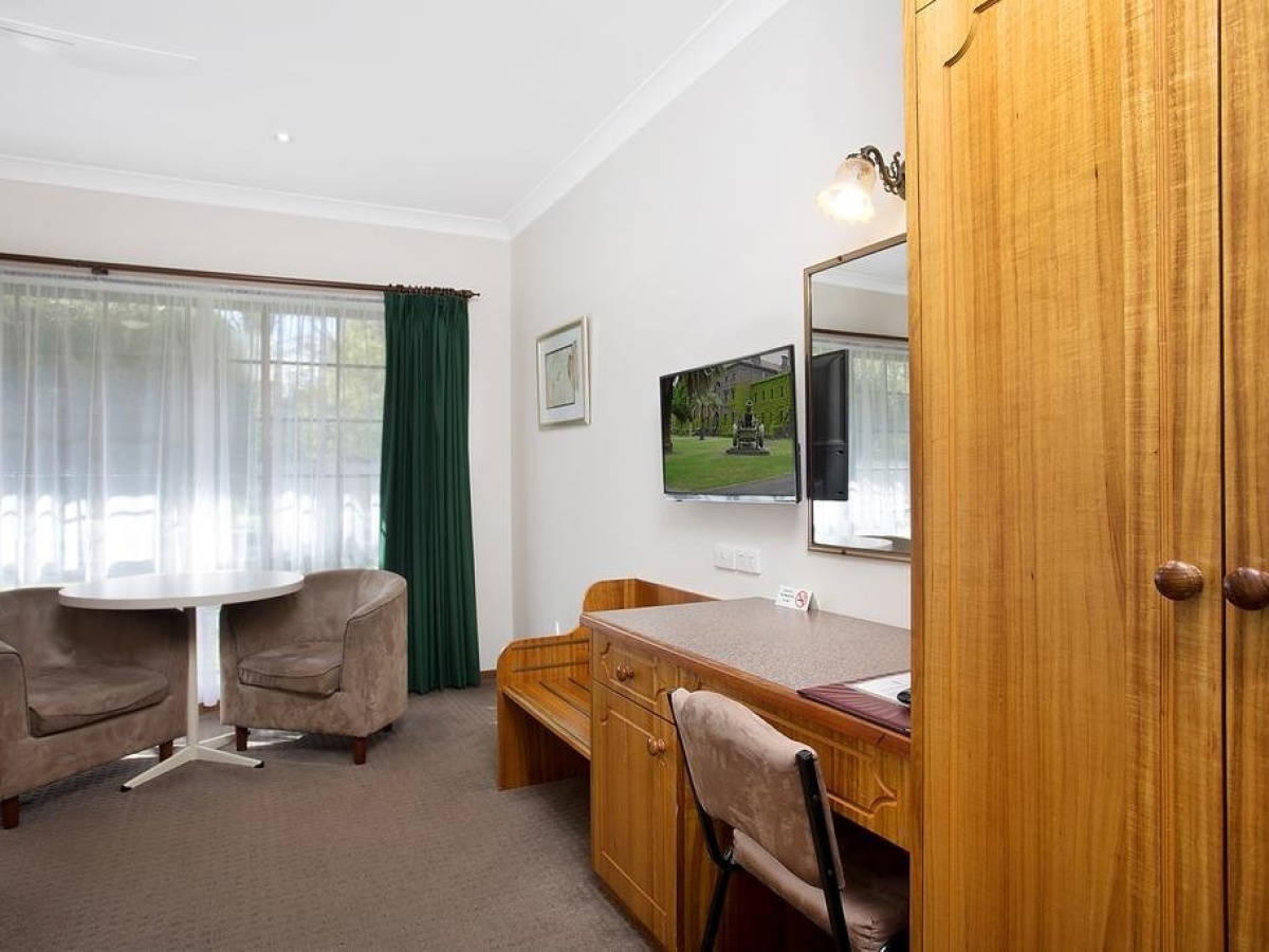 Manifold Motor Inn