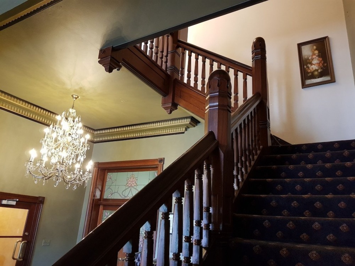 Madden’s Commercial Hotel