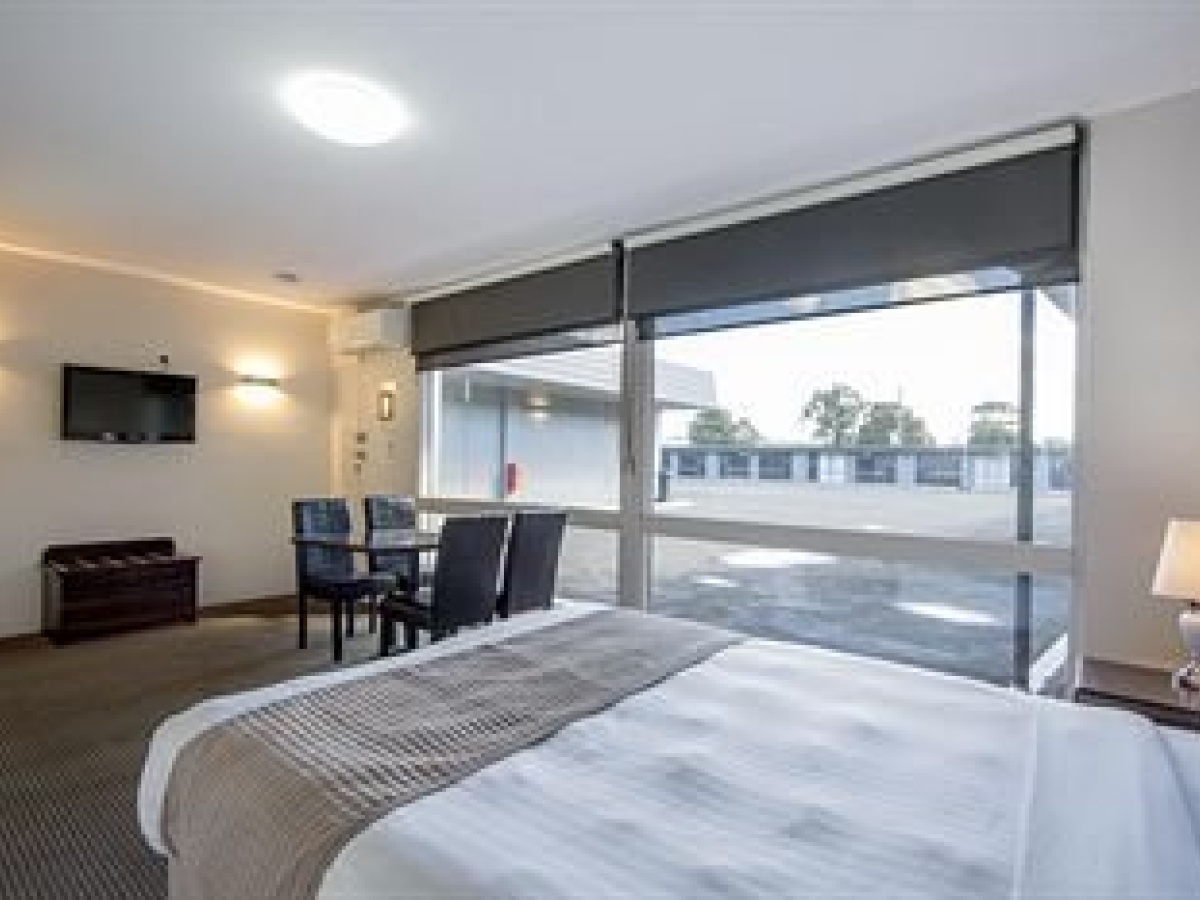 Sunshine Motor Inn