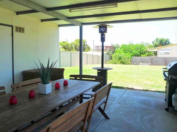 Lanai Riverside Apartments