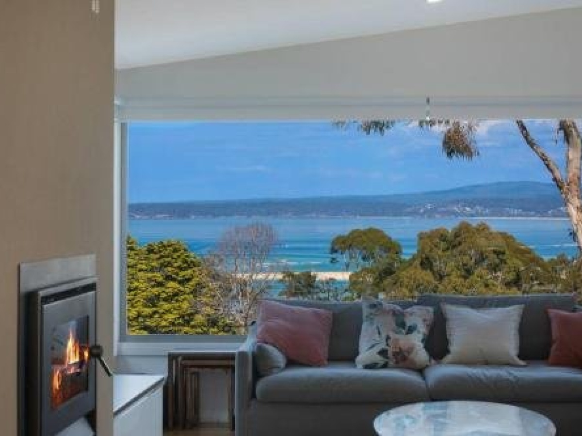 ADS on Collins – 4 bedroom and Pet Friendly