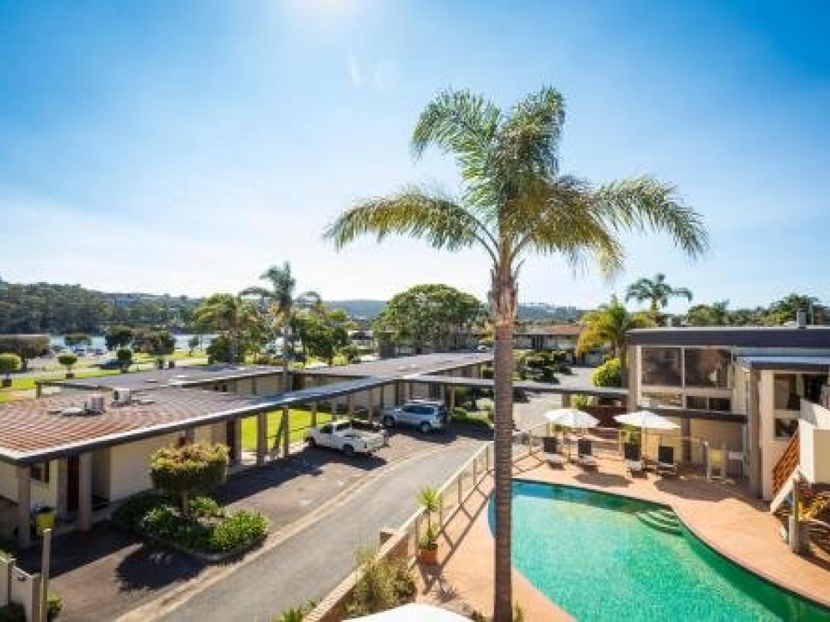 Black Dolphin Motel & Apartments