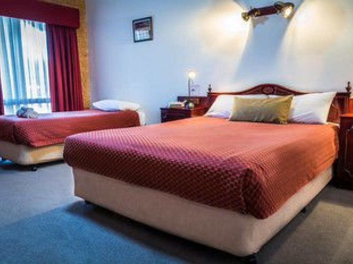 Narrandera Club Motor Inn