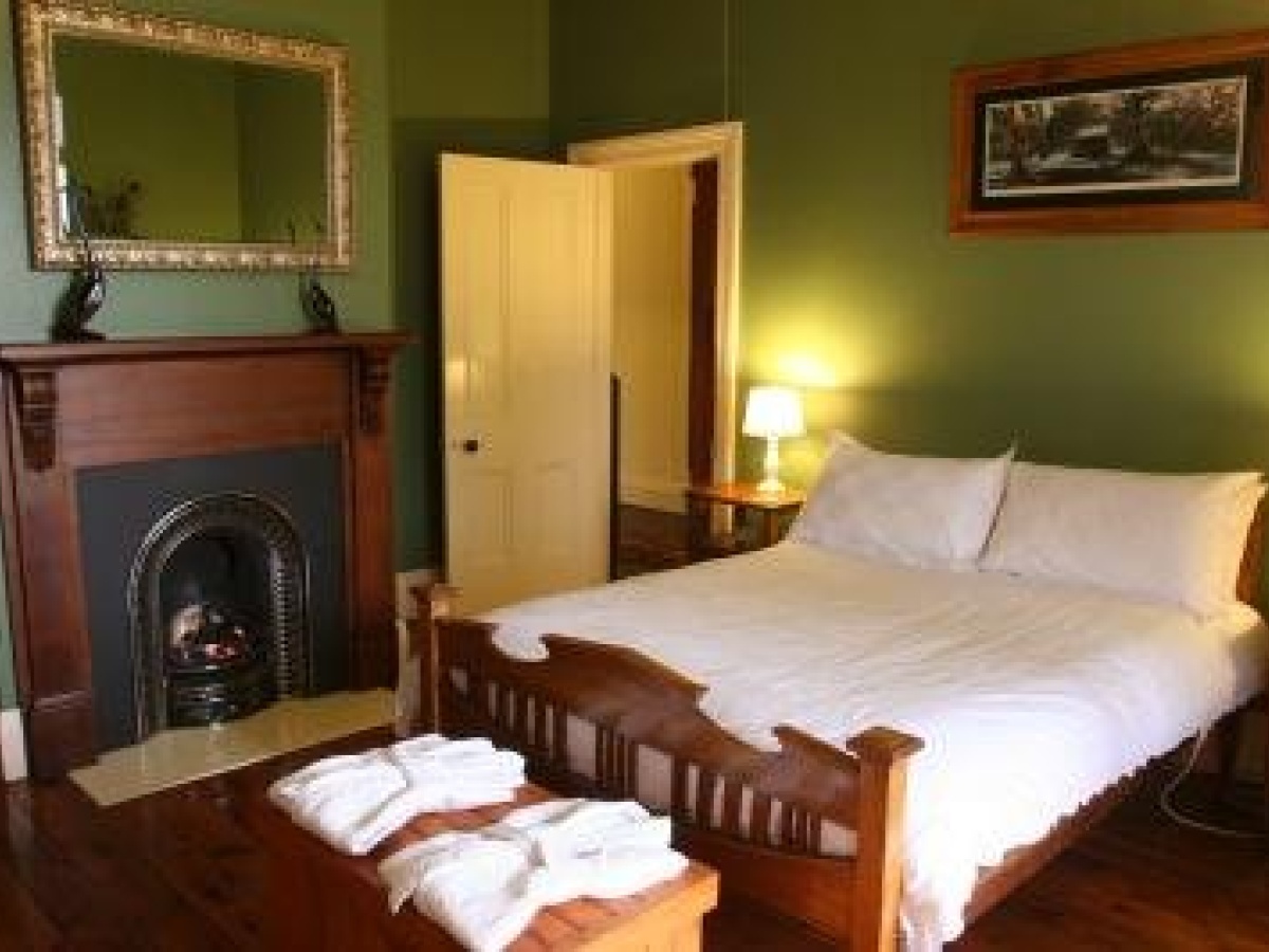 Old Parkes Convent