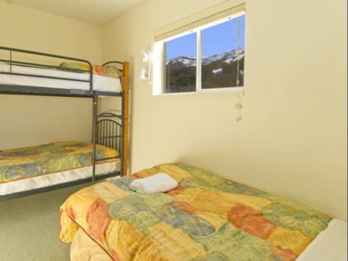 Bobuck 3B – Village