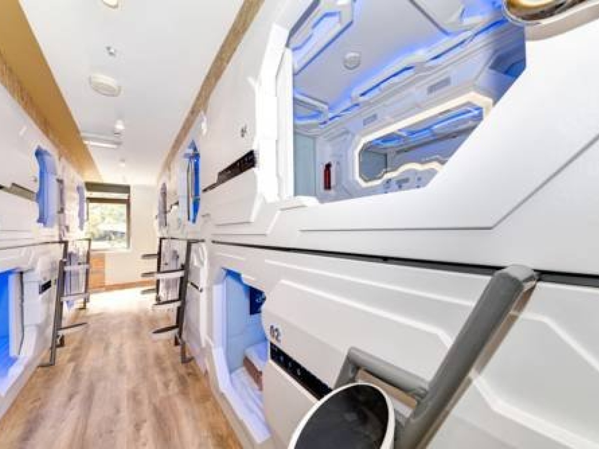 Space Q Capsule Hotel