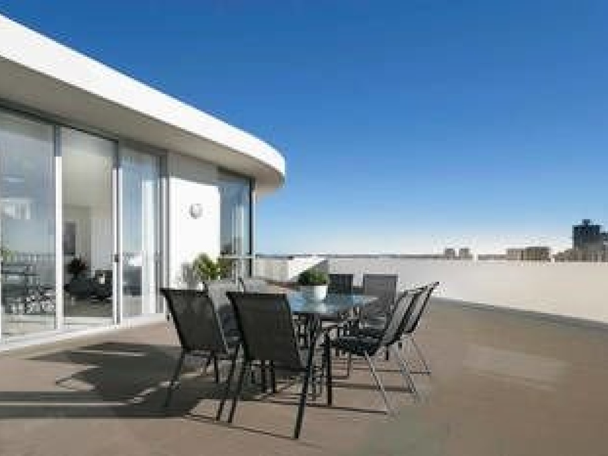 Palatial Penthouse Apartment – Phenomenal Views