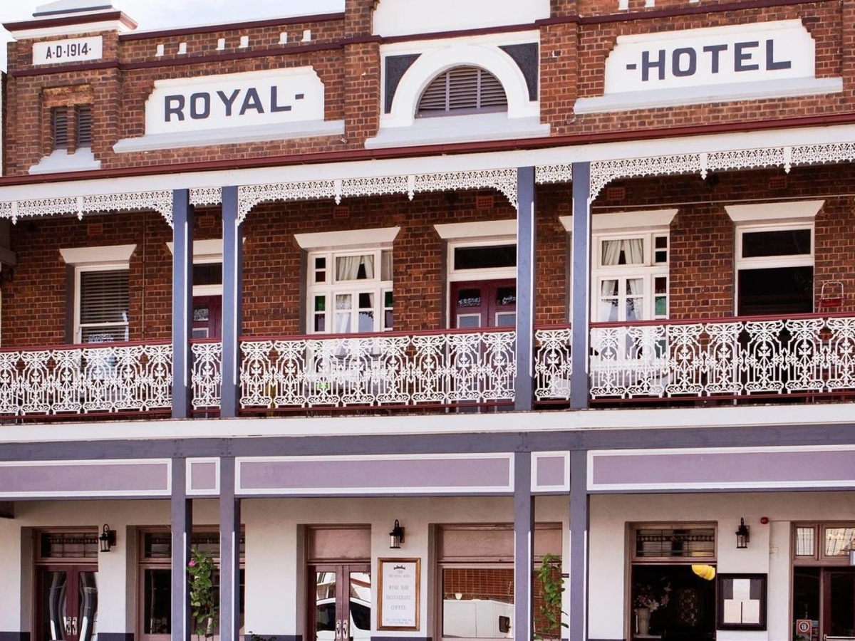 Royal Hotel West Wyalong, West Wyalong
