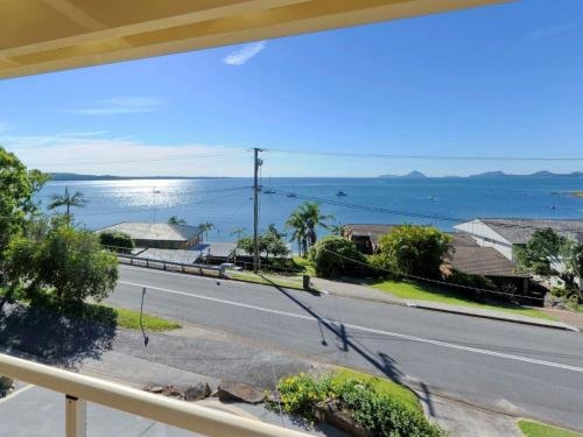 Soldiers Point Road, 50