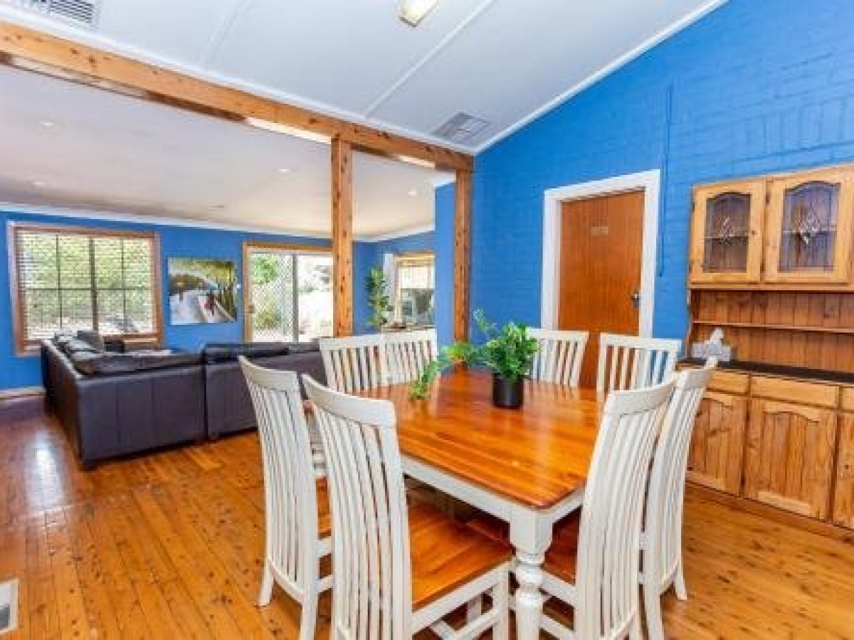 Best Central House – SLEEPS 12 !!