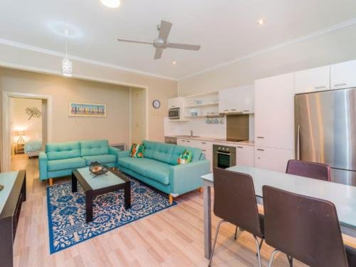Yamba Daze – Sunset – Pet Friendly