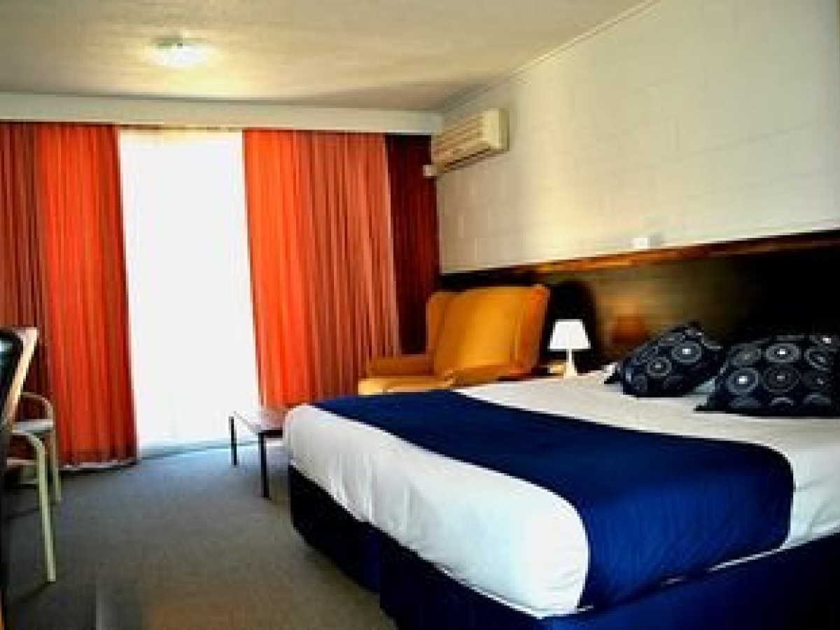 Snow Season Motor Inn
