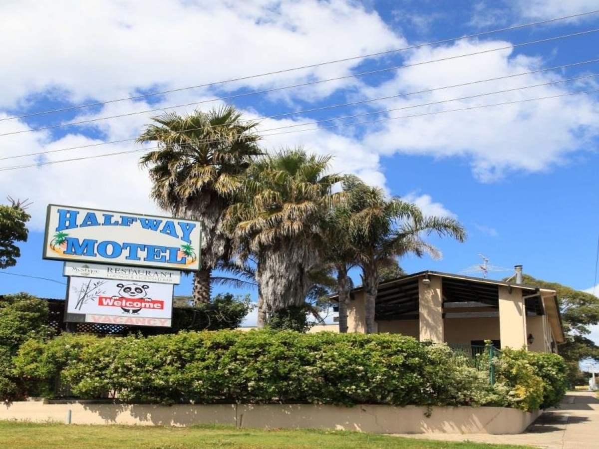HalfWay Motel