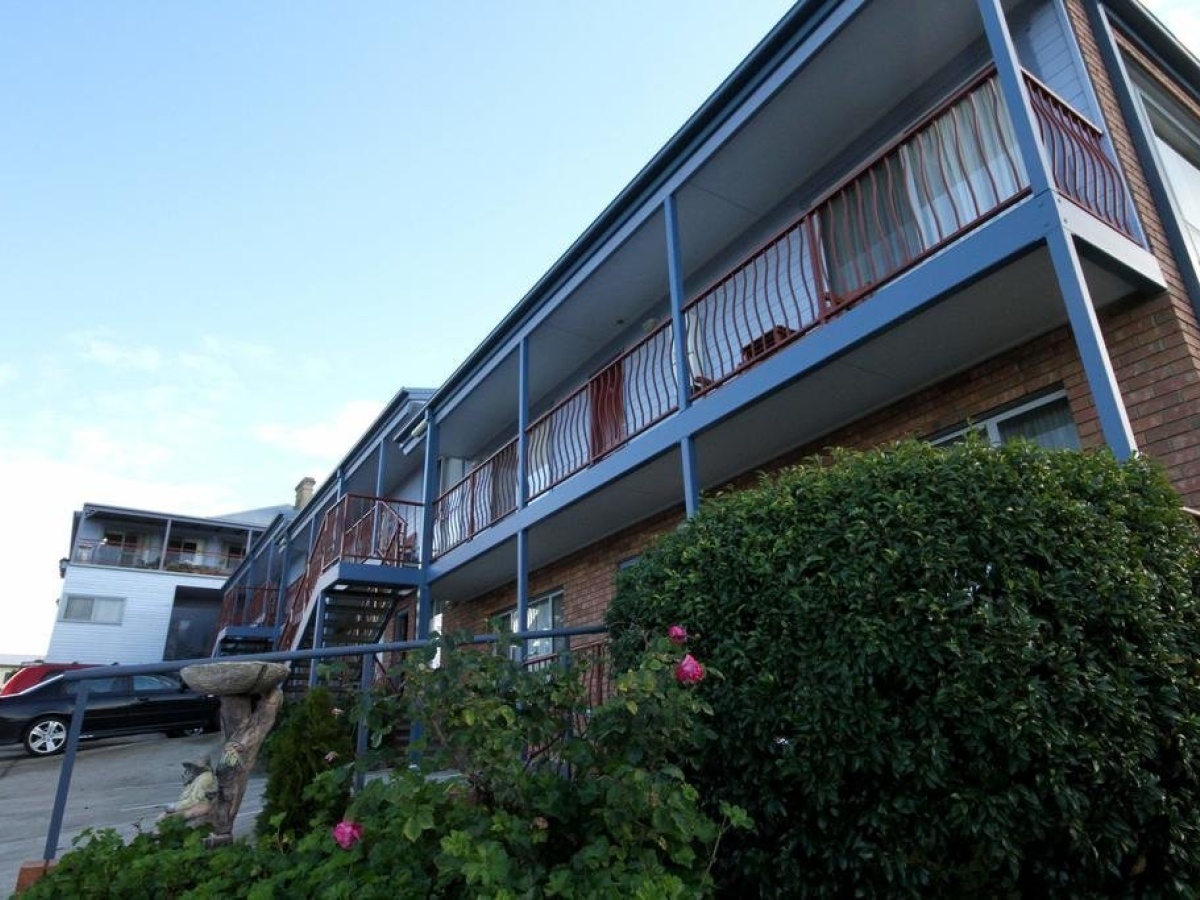 Heritage House Motel & Units