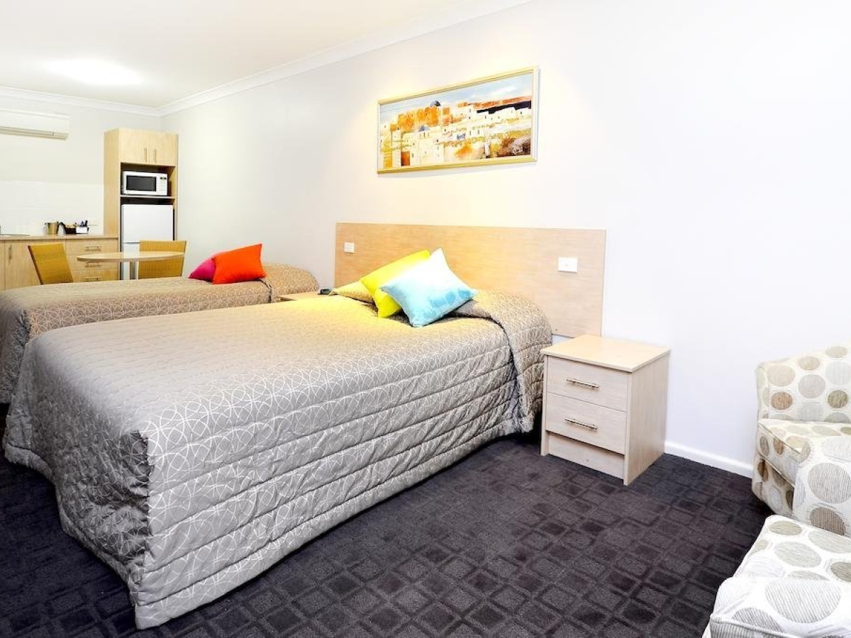 Mackellar Motel