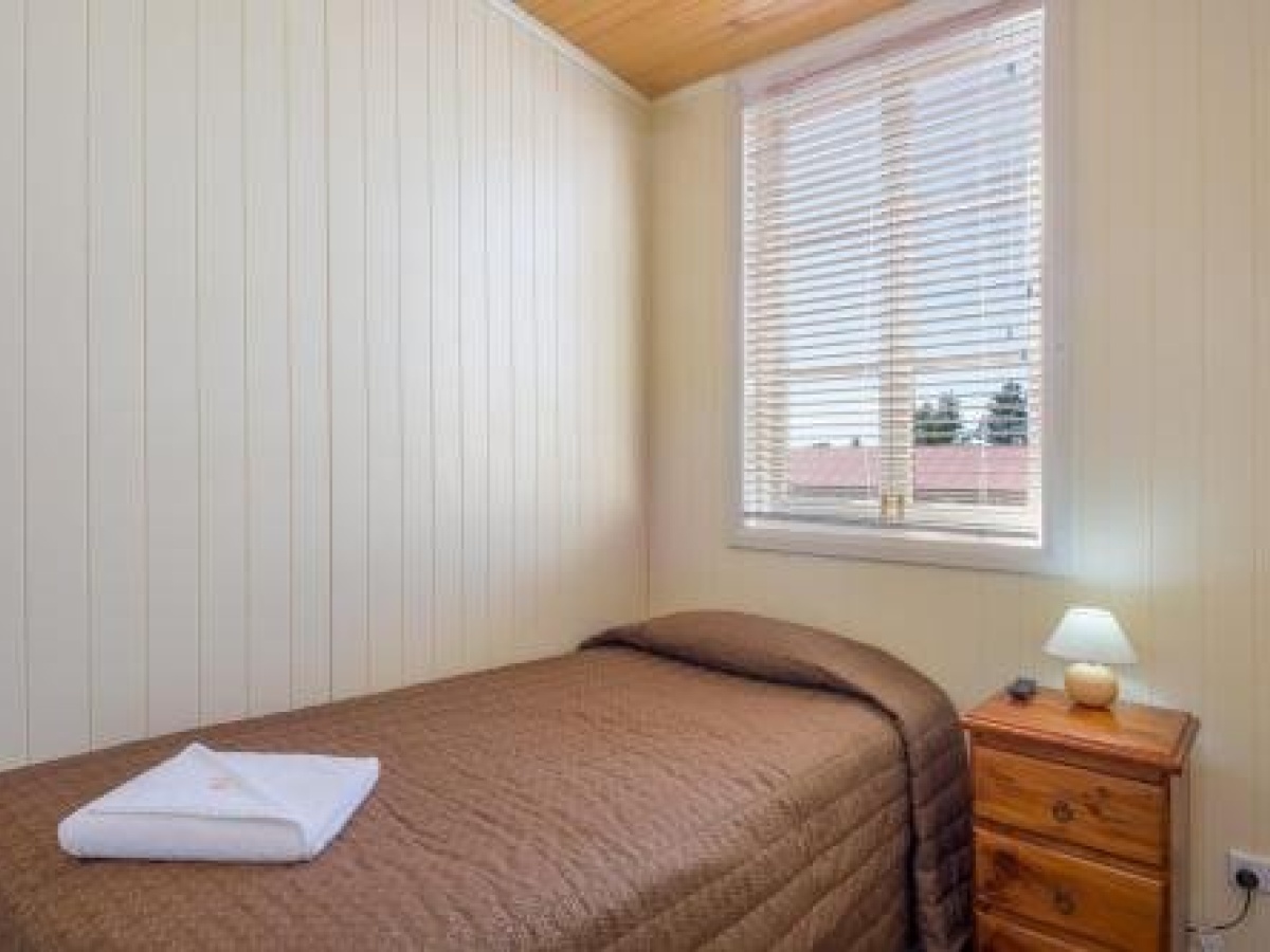 Black Gold Motel, WalleraWang