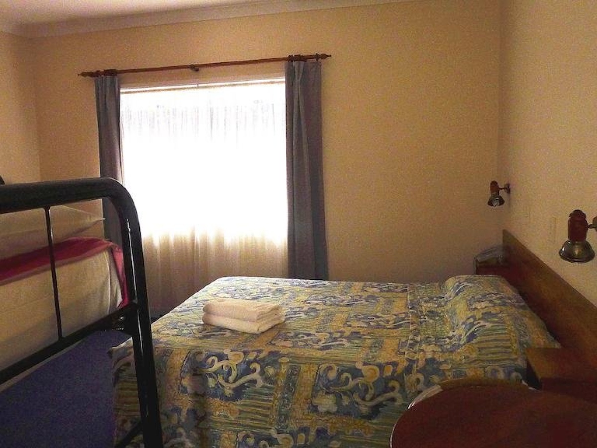 Watersedge Motel