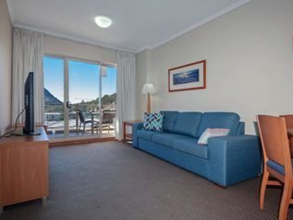 Barrington, 713/35-45 Shoal Bay Road