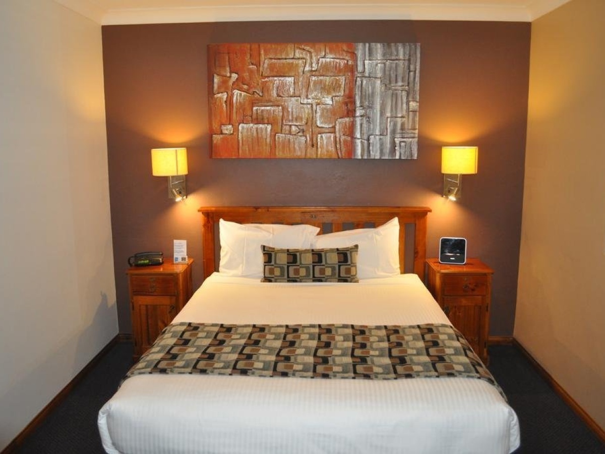 In Town Motor Inn