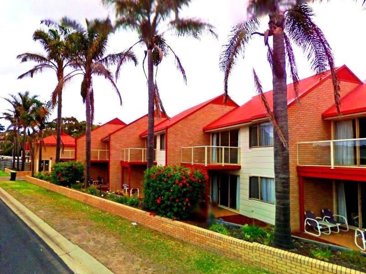 Sapphire Court