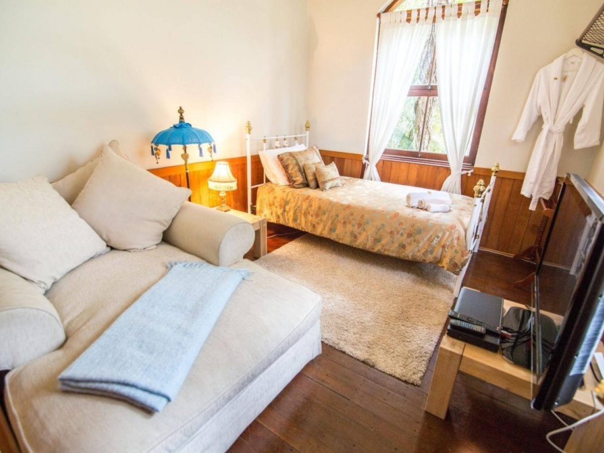 Celina’s Ocean View Studio – Adults Only