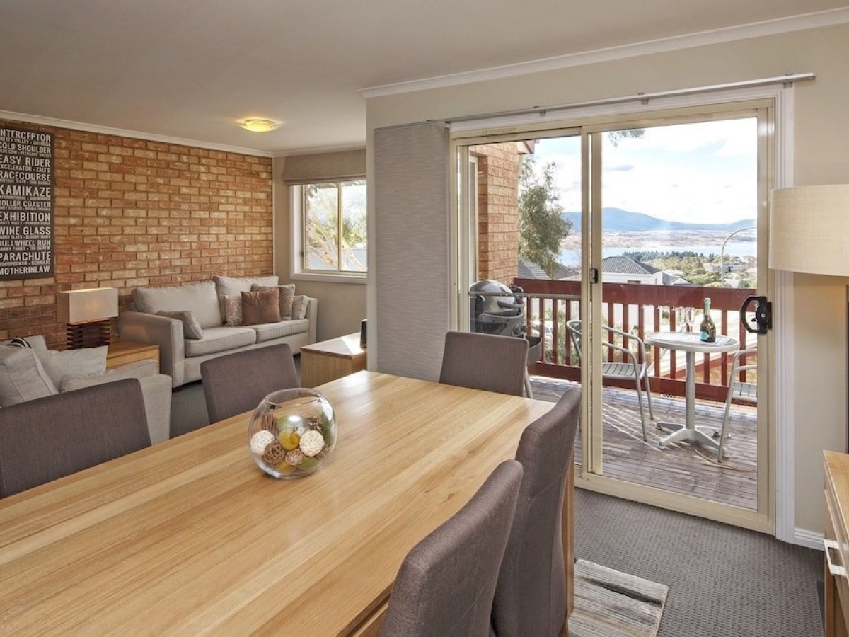 Beloka 9 – Overlooking Lake Jindabyne