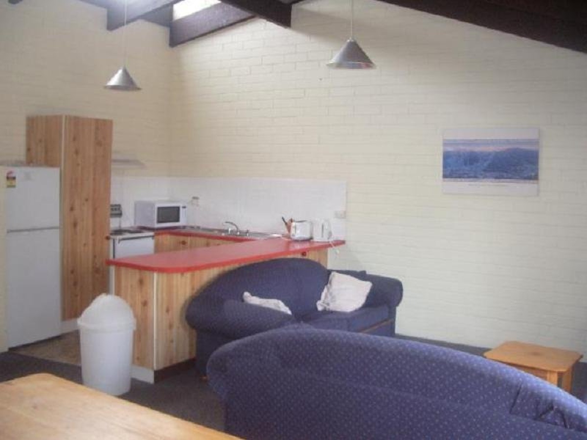 Alpha Centauri 8 – Budget Jindabyne Holiday Apartment