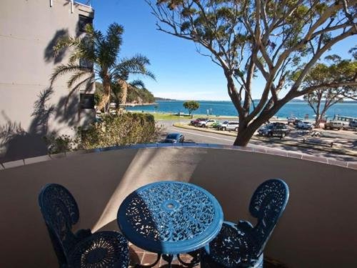 3 ‘COLUMBIA’, 12 COLUMBIA CLOSE – LARGE UNIT WITH FANTASTIC WATER VIEWS