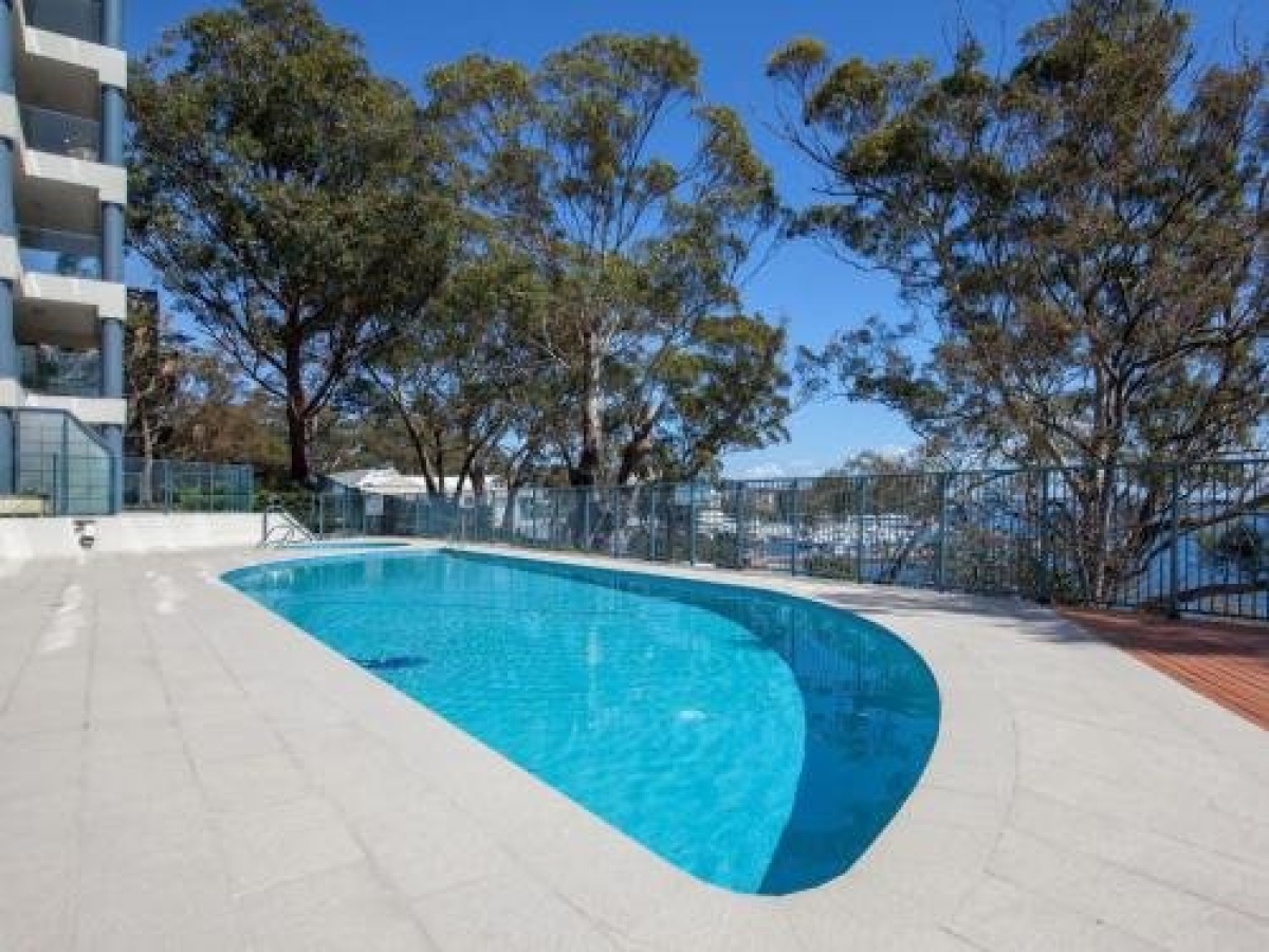 12 ‘Le Vogue’, 16 Magnus St – Sensational Water Views, Lift, Pool & Tennis Court