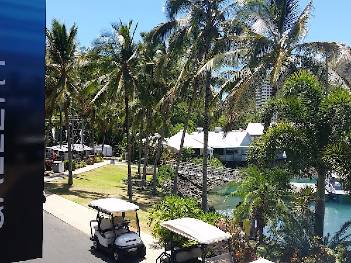 Hamilton Island Art Gallery