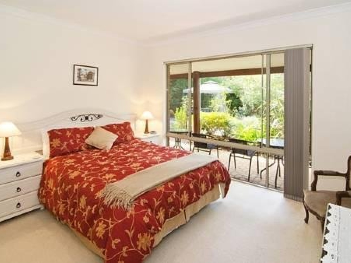 A VINTNERS RETREAT AND BREAKFAST
