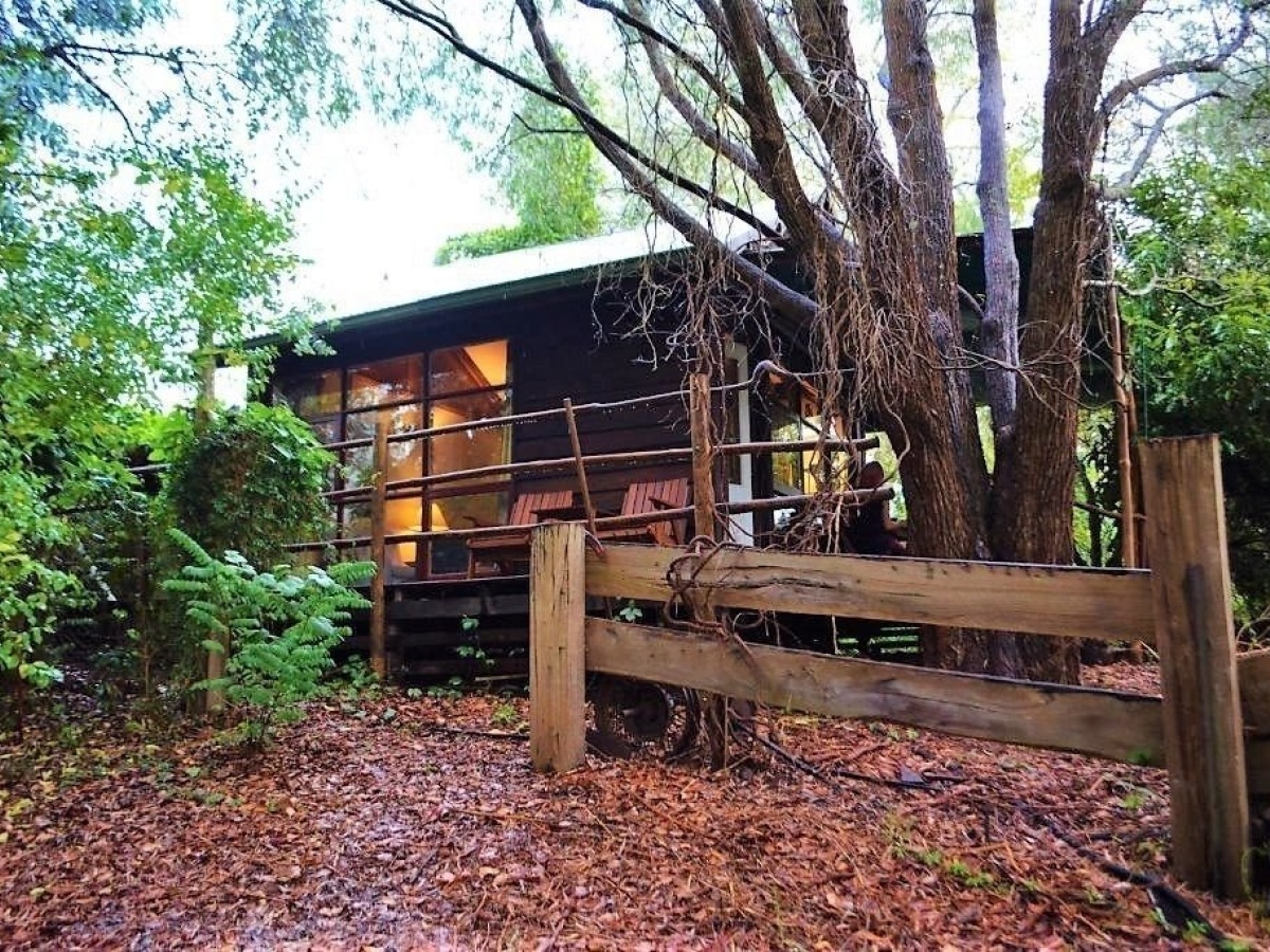 Black Cockatoo Lodge